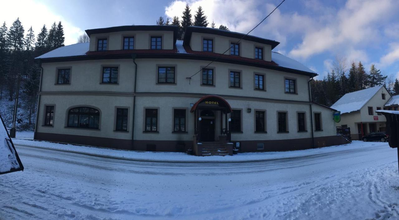 Hotel Salajka Horní Lomná Exterior foto
